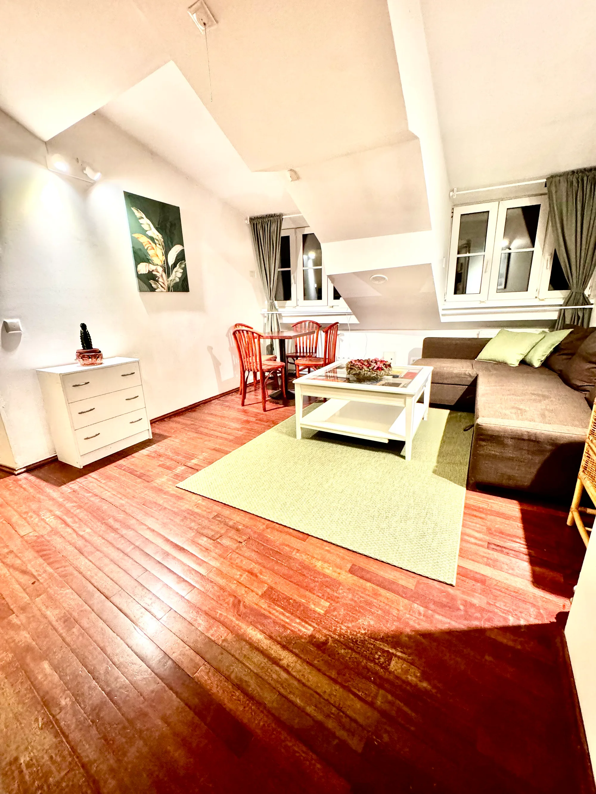 Old Town Attic I16 photo 5